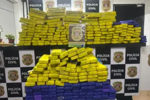 polícia de carapicuíba intercepta caminhao com maconha