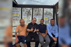 ponto de onibus humanizado cotia
