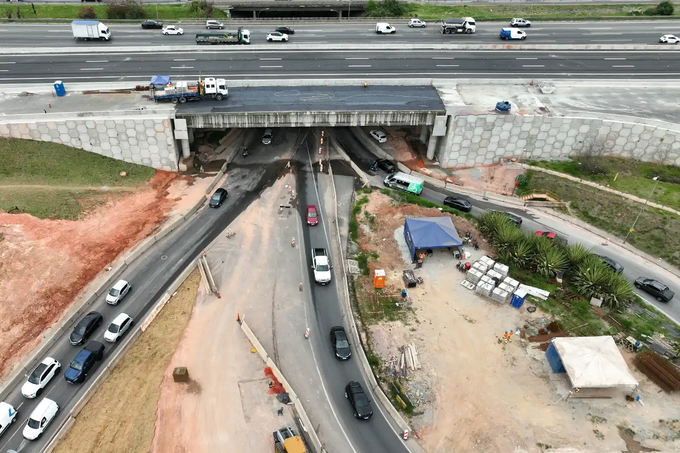 obras no trevo de alphaville