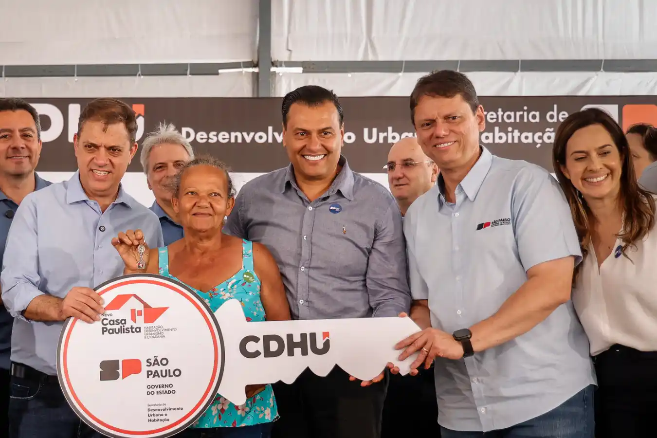 tarcisio entrega moradias em carapicuíba