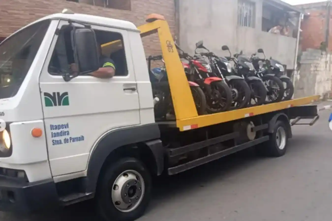 gcm itapevi apreende veículos