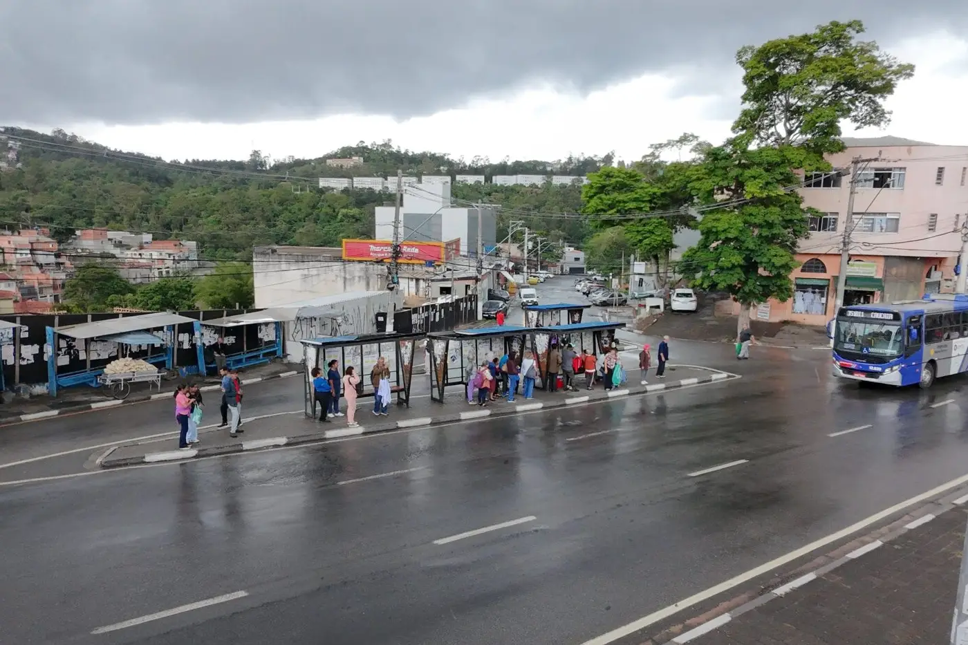pontos de ônibus cotia