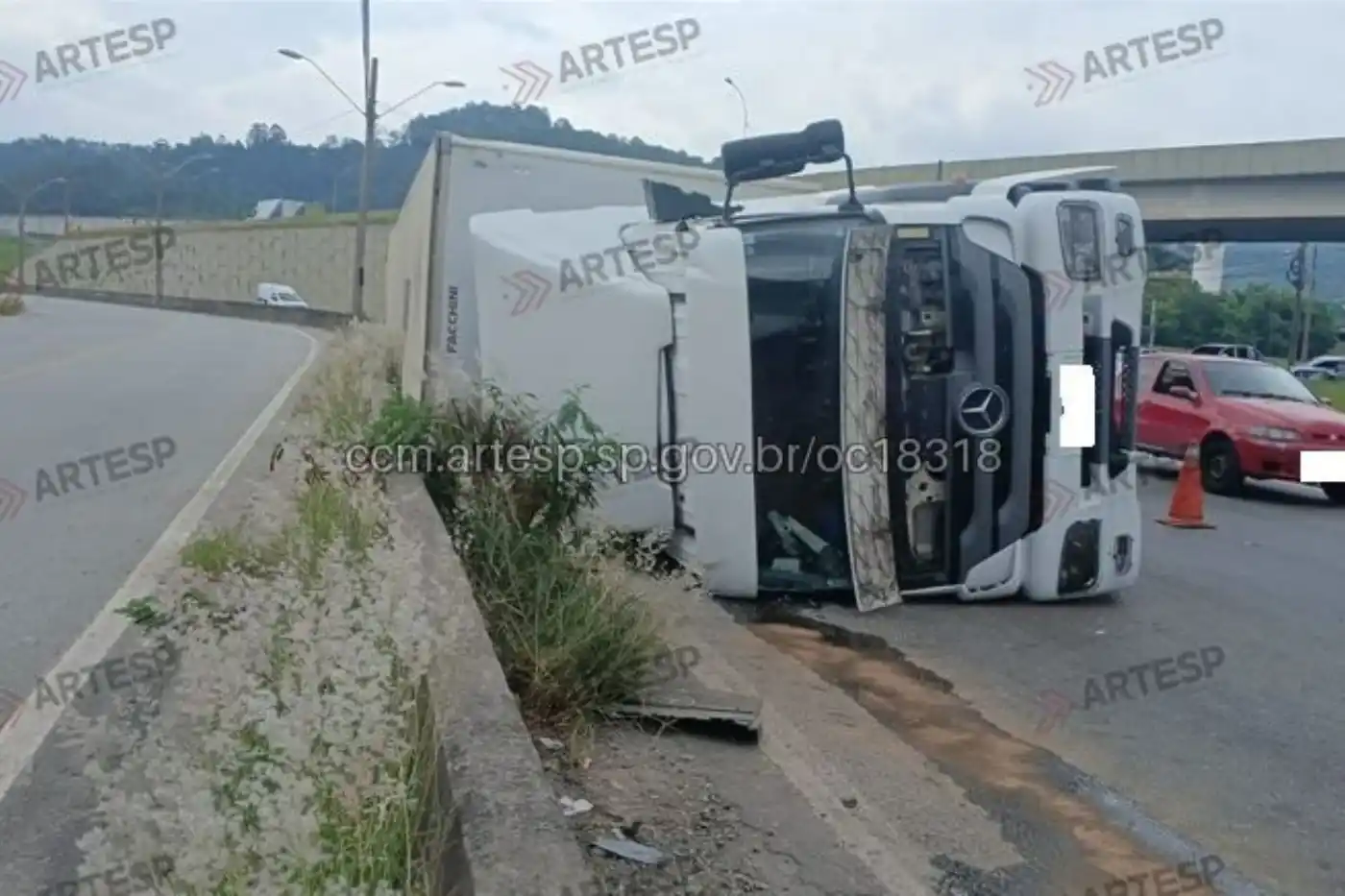 carreta tomba em itapevi