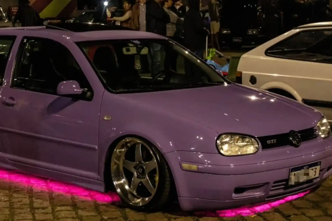 encontro de carros antigos e modificados embu das artes