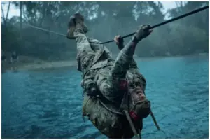 filme máquina de guerra netflix estreia 6 de março