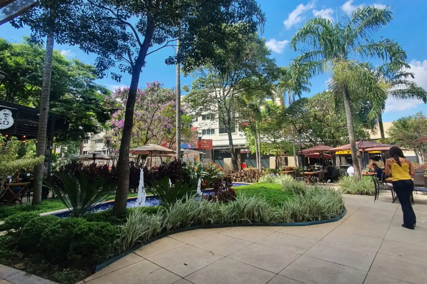 open mall the square na granja viana