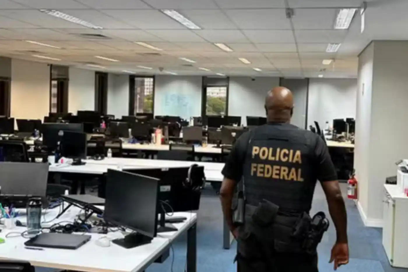 operacao pf cumpre mandados em barueri e sp