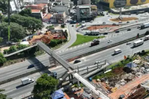 passarela interditada em barueri km 26 castello