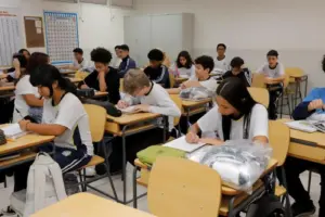 volta as aulas escolas municipais de barueri alunos