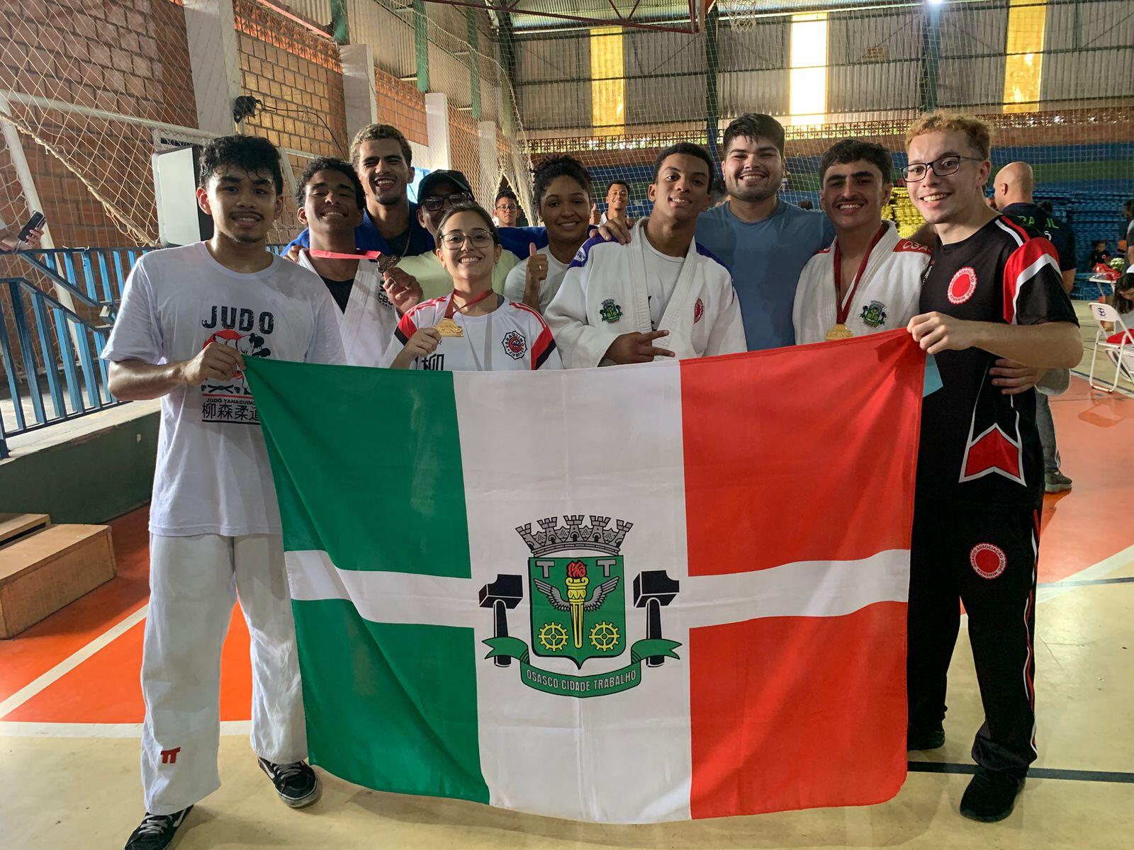 atletas de osasco conquistam 37 medalhas no torneio umino de judô (1)