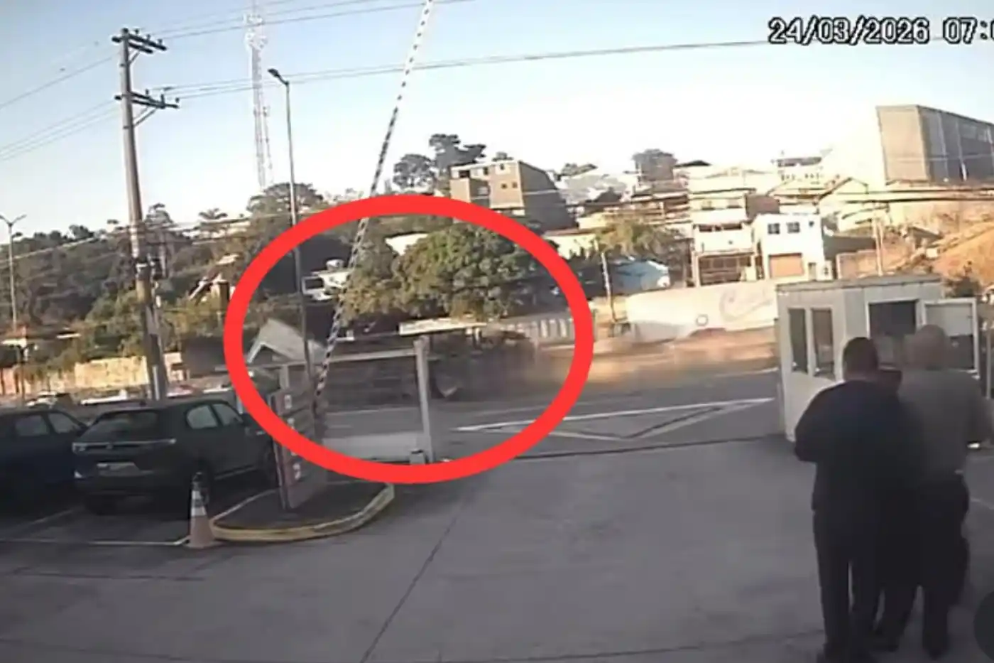 colisao caminhoes raposo tavares cotia hoje