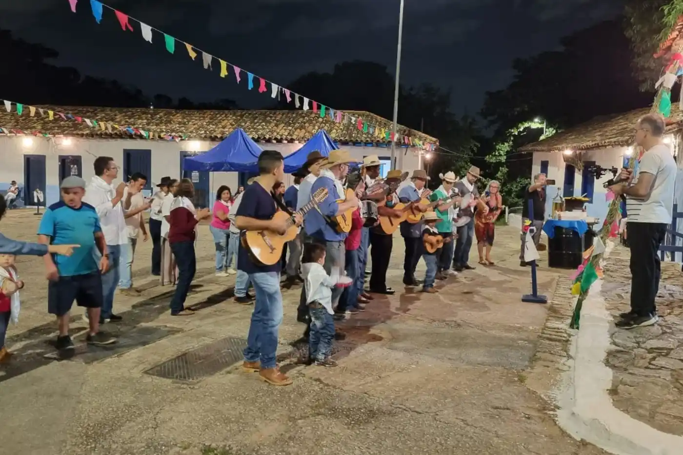 festa de santa cruz aldeia carapicuíba