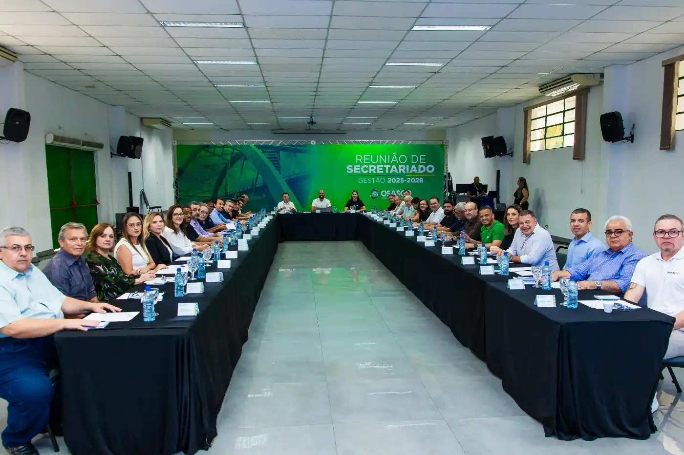 gerson pessoa em reuniao com secretarios de osasco