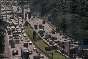 caminhao pega fogo e congestiona rodoanel osasco