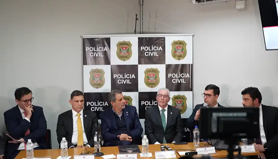 coletiva de imprensa prisao deolane