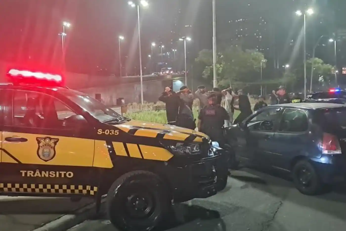 operacao apreende veiculos em barueri