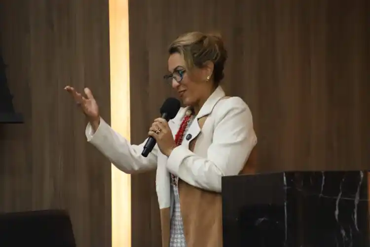 secretaria solange aroreira roberto pires