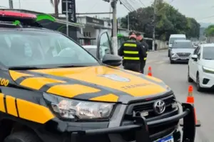 carro com multas de transito barueri semurb