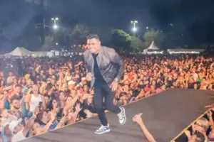 felipe araujo em carapicuiba
