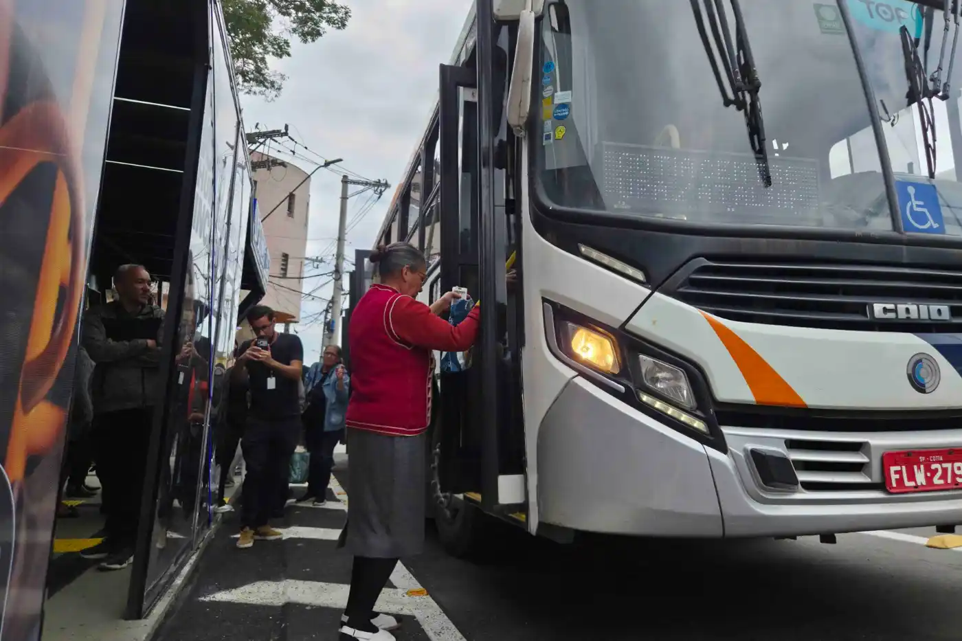 onibus cotia passagem