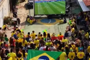 rua decorada em osasco ganha churrasco