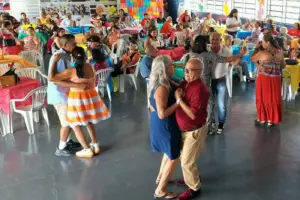 baile da terceira idade cotia