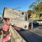 carreta tomba em itapevi (1)