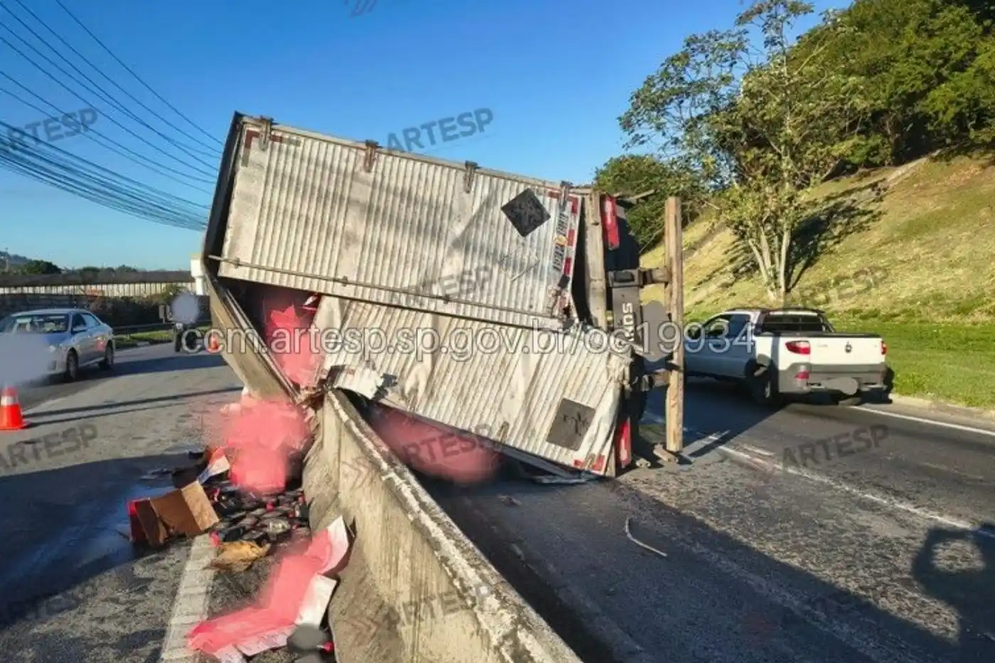 carreta tomba em itapevi (1)