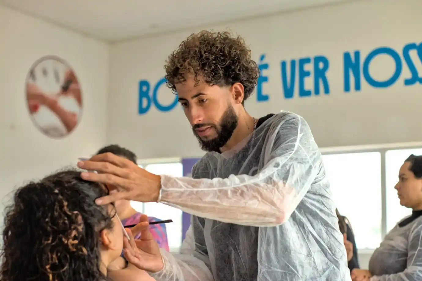 cursos gratuitos de barbearia confeitaria cotia