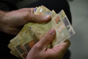 dinheiro fgts salario pis