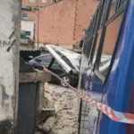 onibus perde controle e atinge carros em itapevi