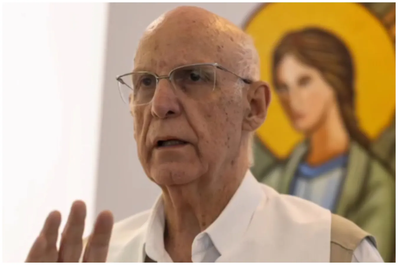 exposição sobre padre júlio lancellotti e pessoas em situação de rua em são paulo