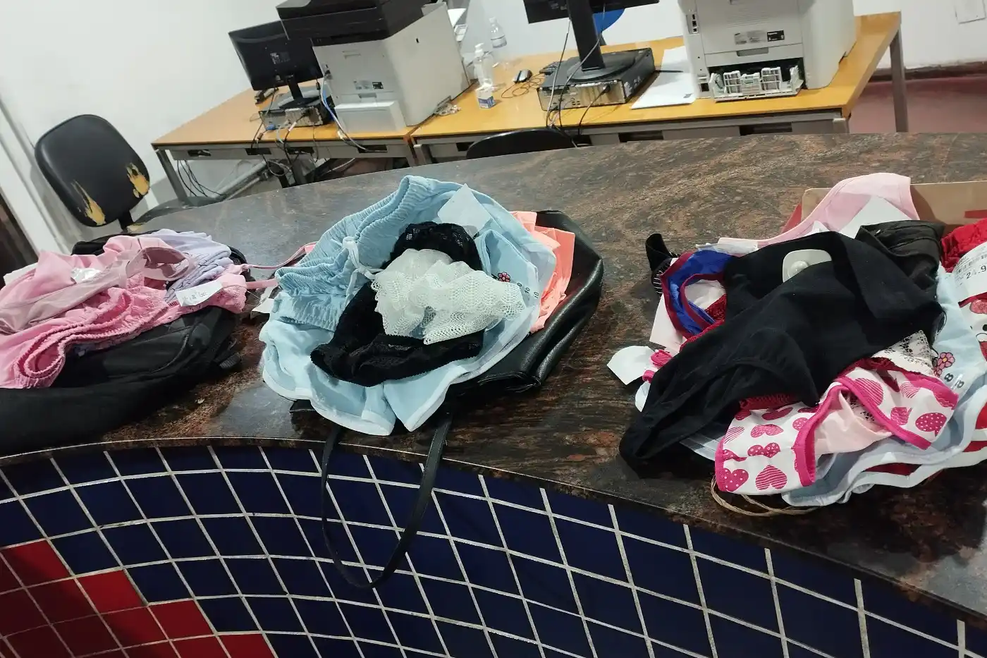 mulheres presas por furto itapevi