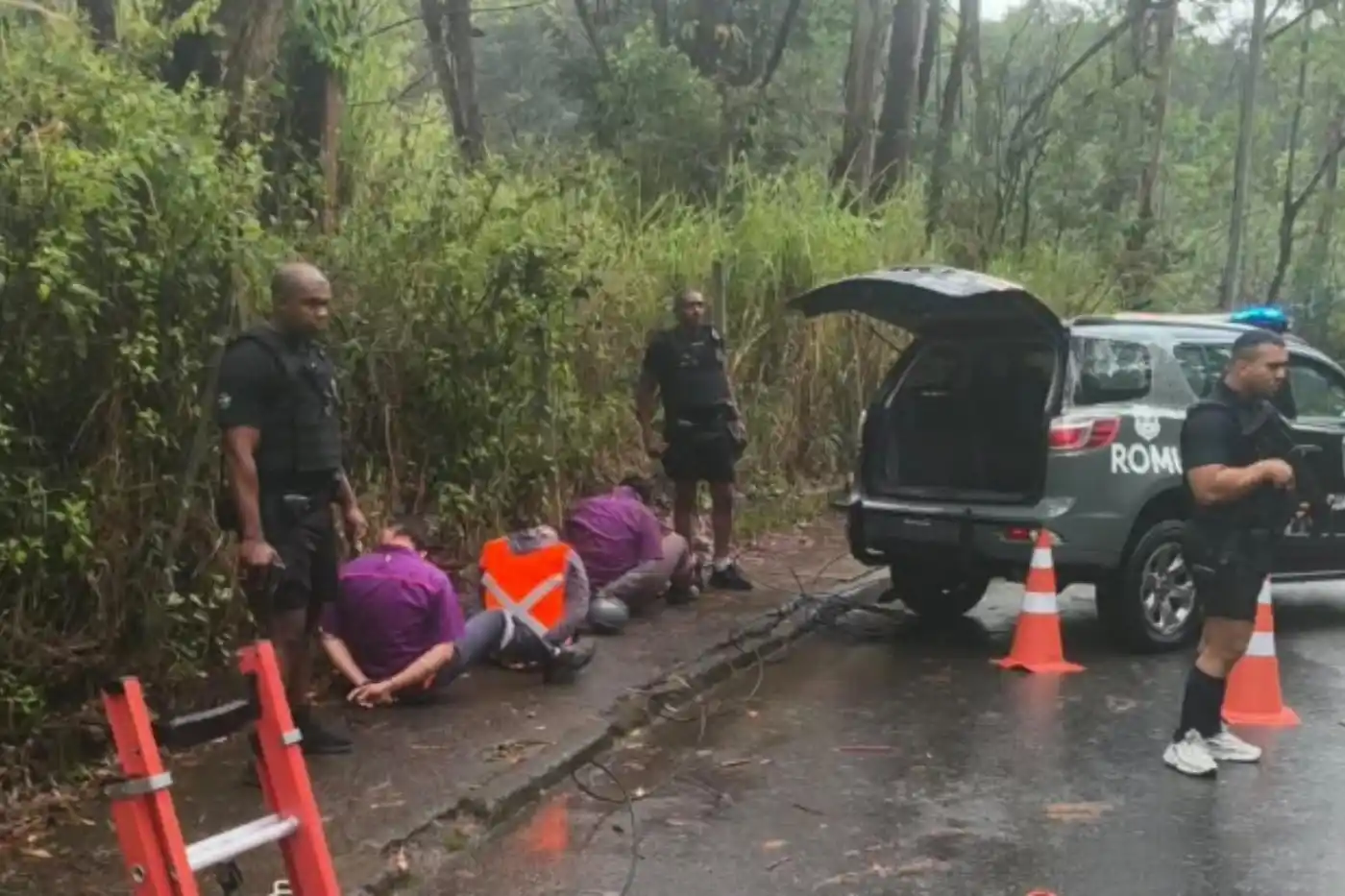 tres presos em flagrante por furto itapevi
