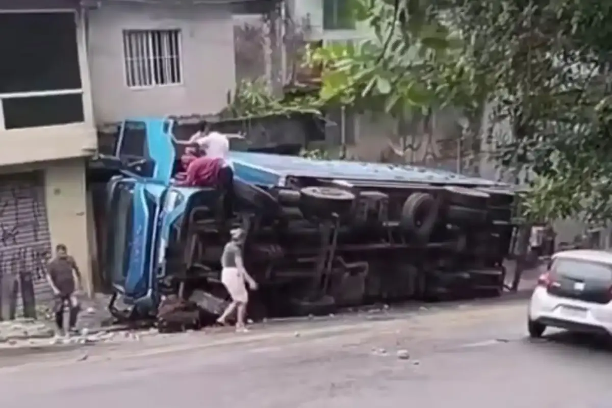 caminhao tomba osasco hoje