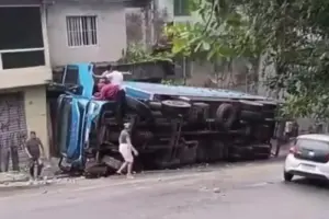 caminhao tomba osasco hoje