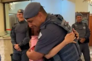 menina sequestrada em barueri reencontra pm
